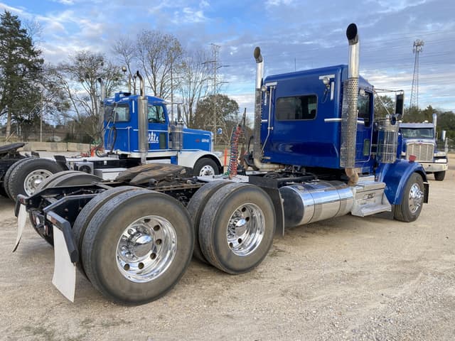 Image of Kenworth W900 equipment image 2