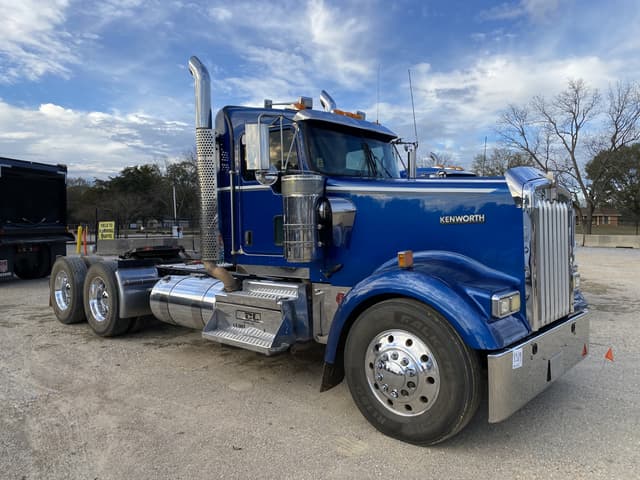Image of Kenworth W900 equipment image 3
