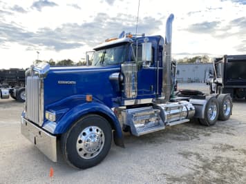 Main image Kenworth W900