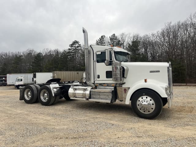 Image of Kenworth W900 equipment image 4