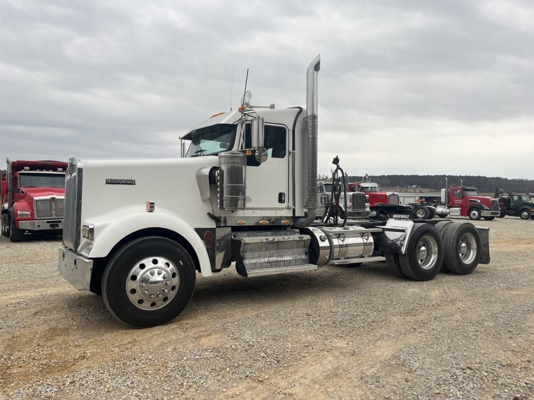 Image of Kenworth W900 Primary image