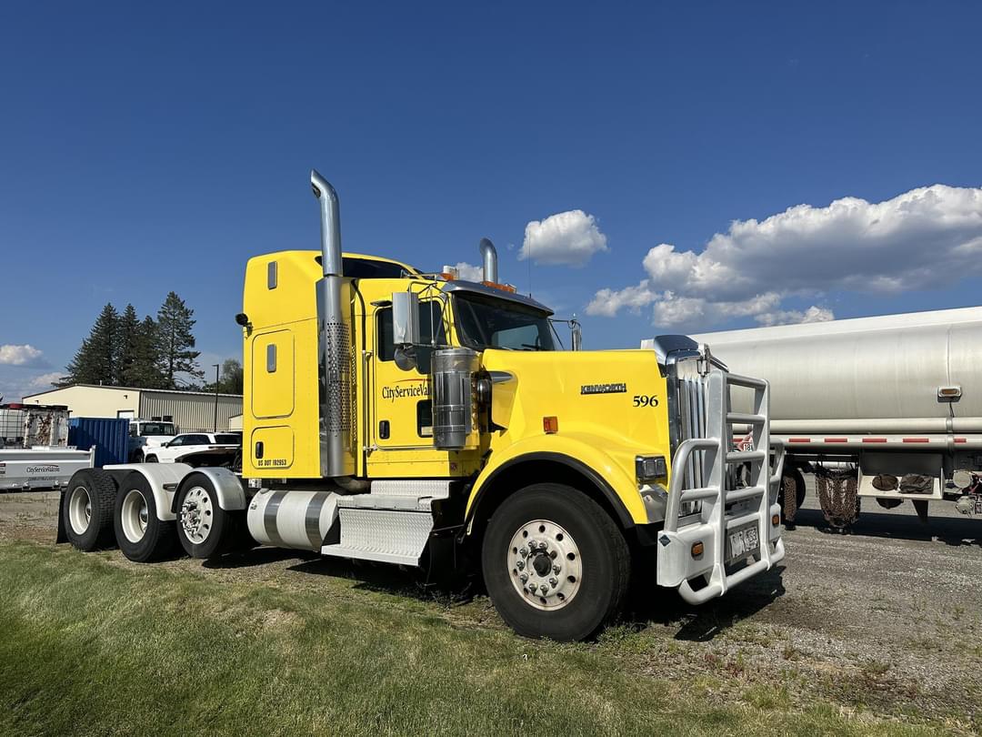 Image of Kenworth W900 Primary image