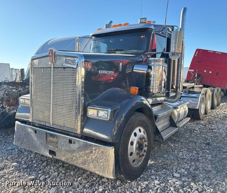 2018 Kenworth W900 Equipment Image0