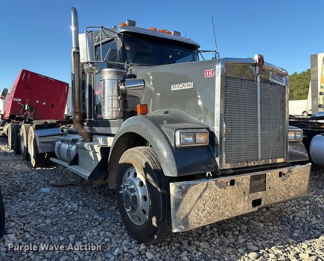 Image of Kenworth W900 equipment image 2