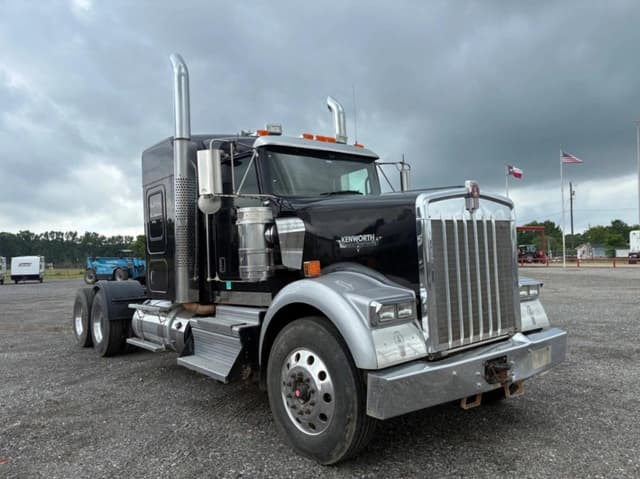 Image of Kenworth W900 equipment image 2