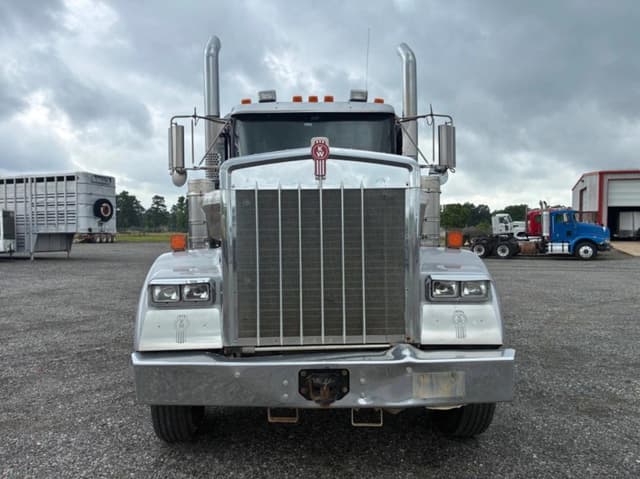 Image of Kenworth W900 equipment image 1