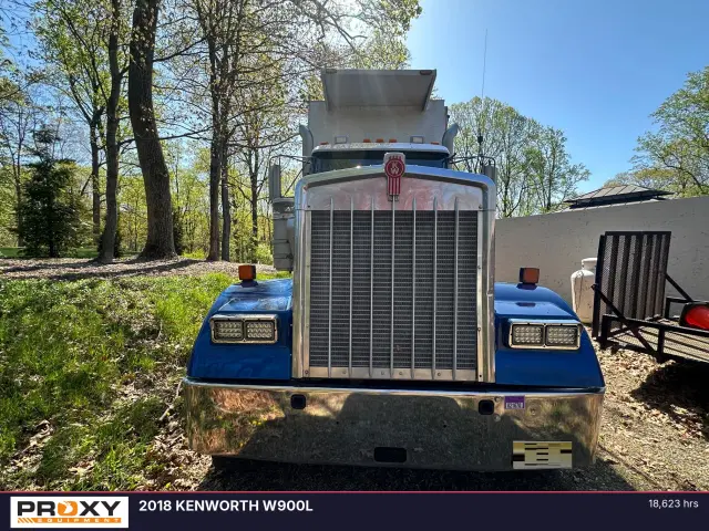 Image of Kenworth W900L equipment image 2