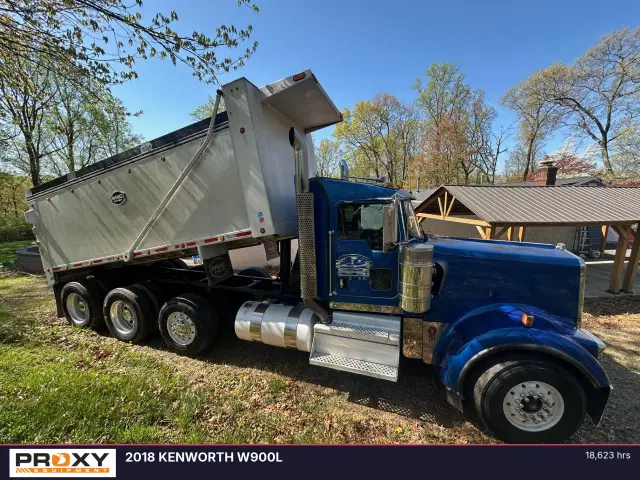 Image of Kenworth W900L equipment image 3
