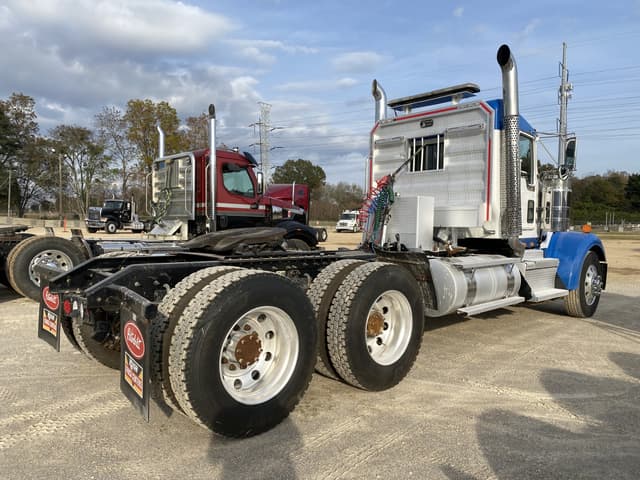Image of Kenworth W900L equipment image 2