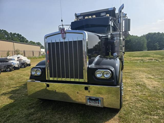 Image of Kenworth W900 equipment image 1