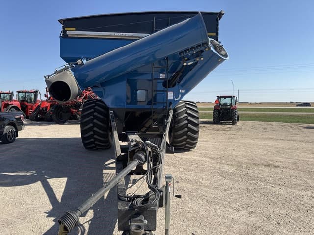 Image of Kinze 1051 equipment image 3