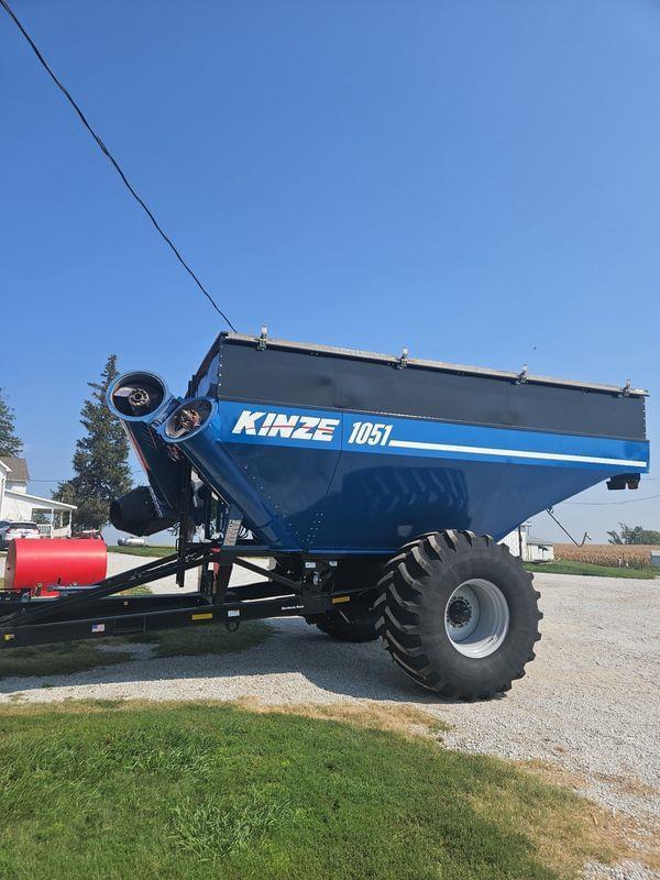 Image of Kinze 1051 Image 0