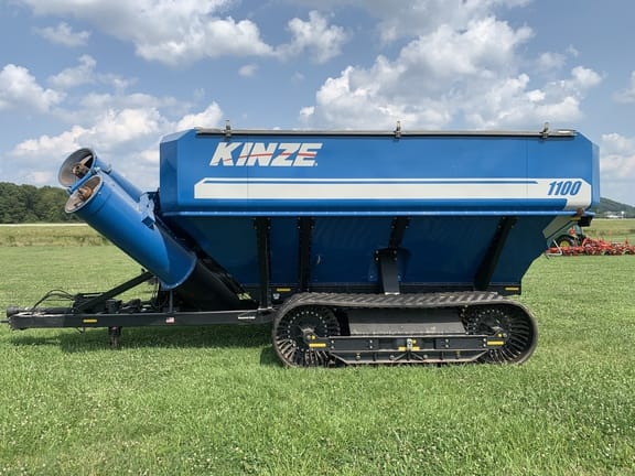 2018 Kinze 1100 Equipment Image0