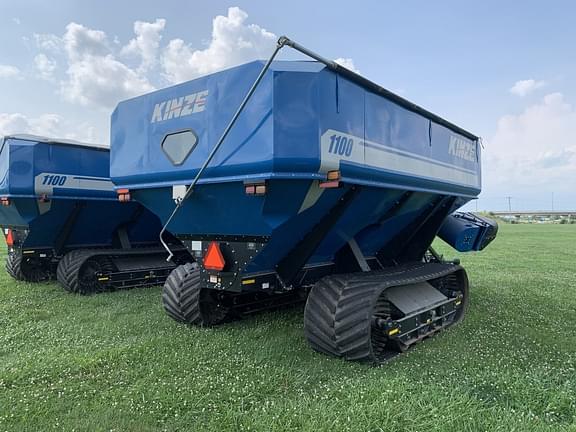 Image of Kinze 1100 equipment image 1