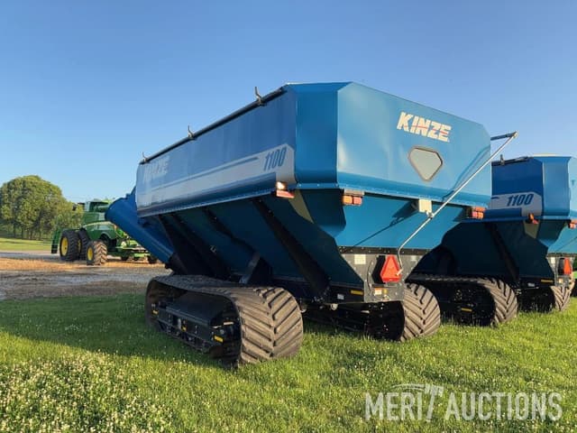 Image of Kinze 1100 equipment image 3