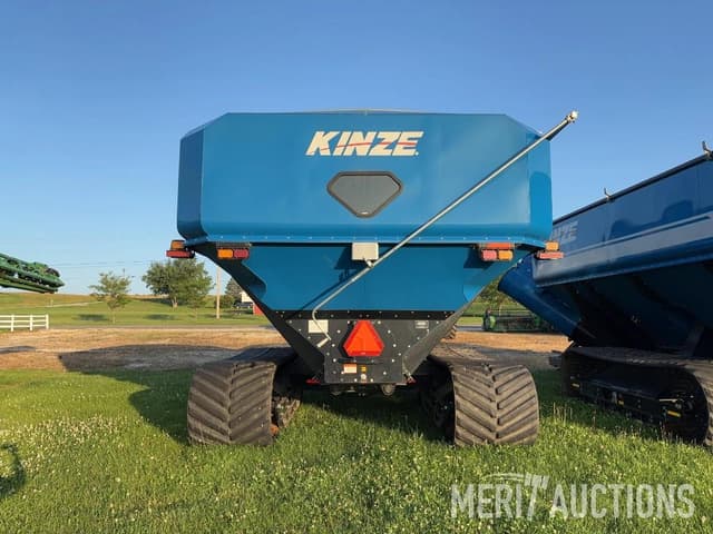Image of Kinze 1100 equipment image 4