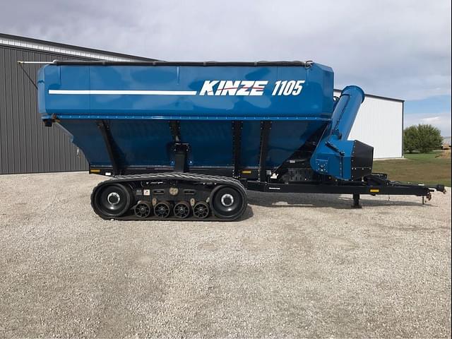 Image of Kinze 1105 equipment image 1