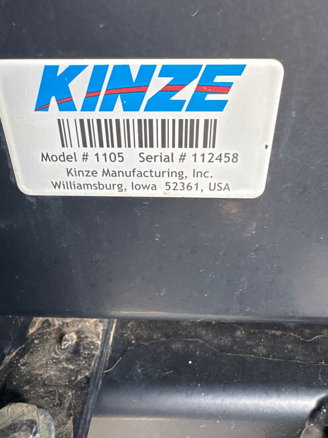 Image of Kinze 1105 equipment image 1