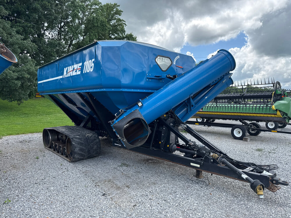 2018 Kinze 1105 Equipment Image0