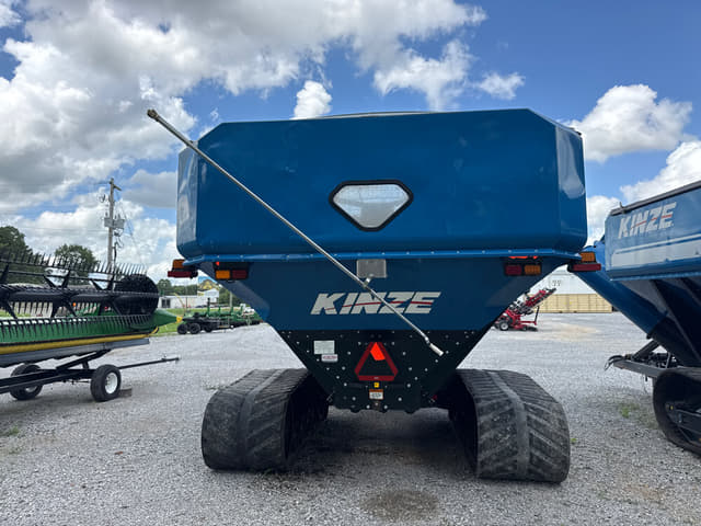 Image of Kinze 1105 equipment image 3