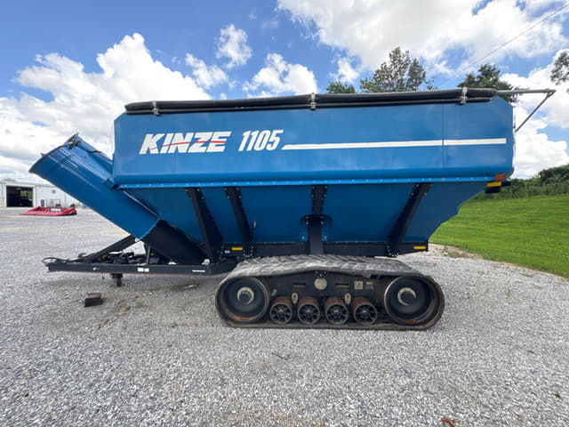 Image of Kinze 1105 equipment image 3