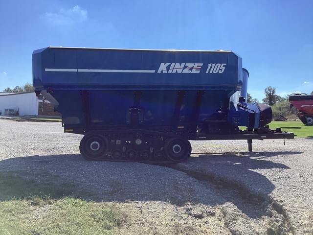 Image of Kinze 1105 equipment image 1