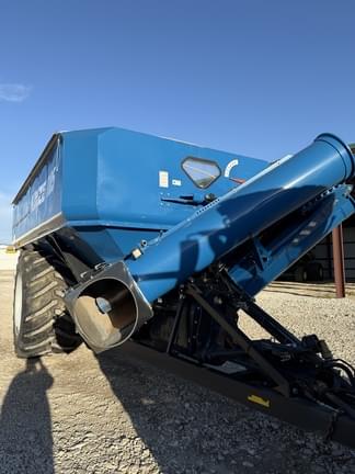 Image of Kinze 1105 equipment image 2