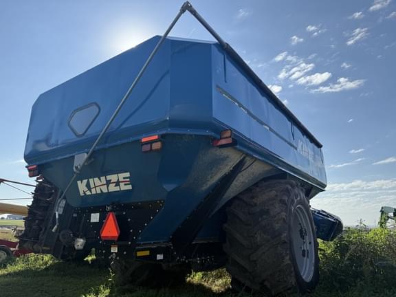 Image of Kinze 1105 equipment image 4