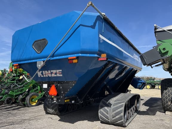 Image of Kinze 1305 equipment image 3