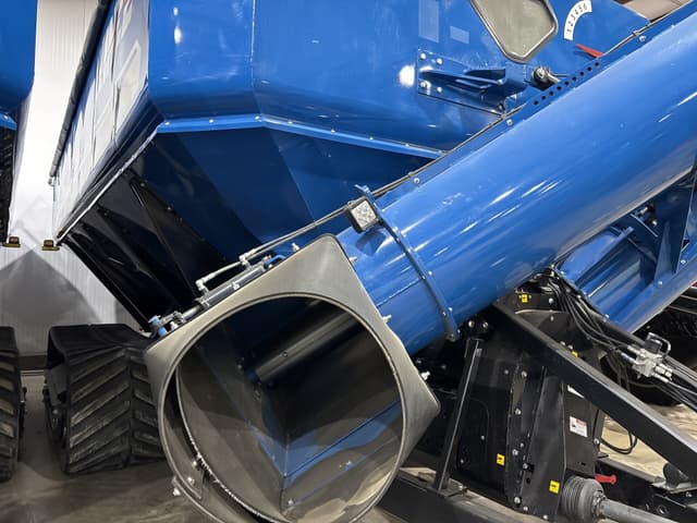 Image of Kinze 1500 equipment image 3