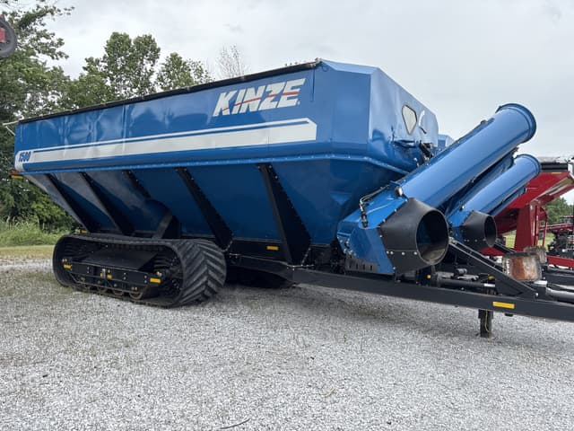 Image of Kinze 1500 equipment image 1