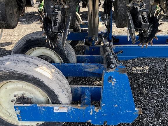 Image of Kinze 3600 equipment image 3