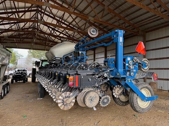 Image of Kinze 3600 Primary image