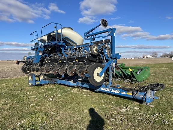 Image of Kinze 3600ASD equipment image 2