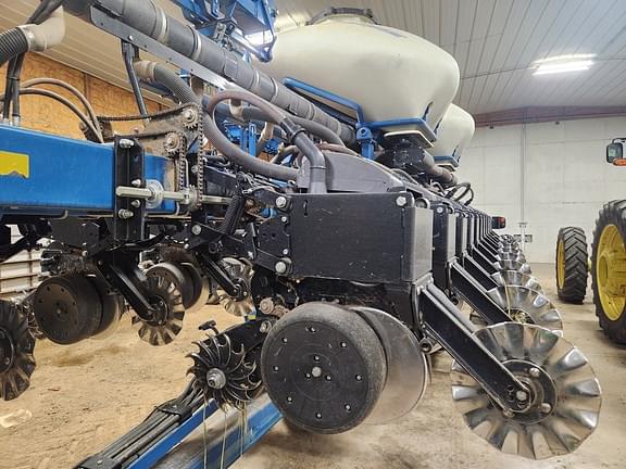 Image of Kinze 3600ASD equipment image 1