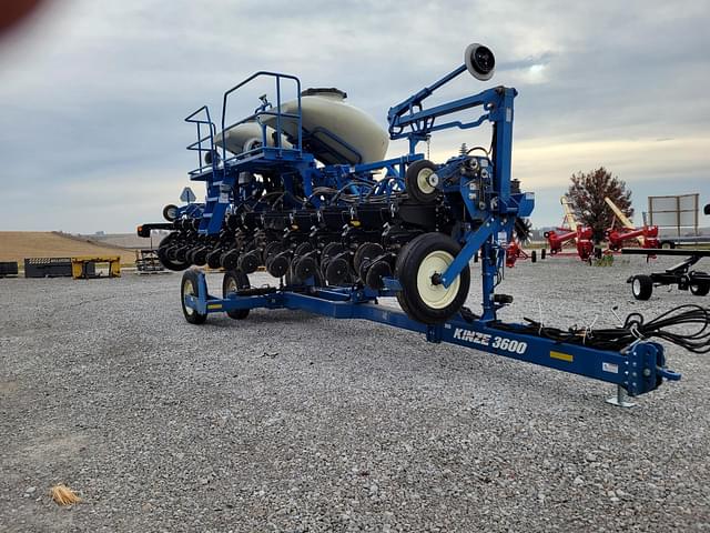 Image of Kinze 3600ASD equipment image 2