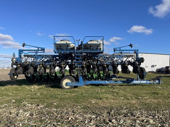 Image of Kinze 3600ASD equipment image 3