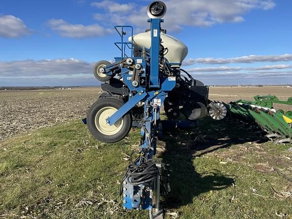 Image of Kinze 3600ASD equipment image 1