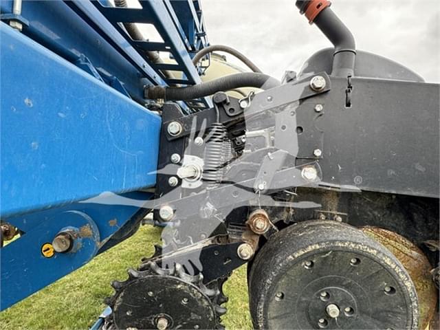 Image of Kinze 3660 equipment image 3