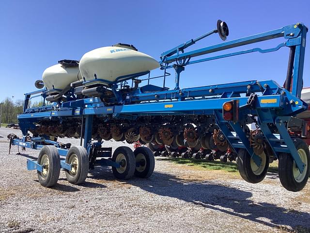 Image of Kinze 3660 equipment image 4