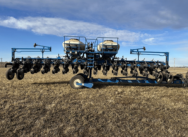 Image of Kinze 3660 equipment image 2