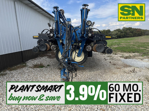 2018 Kinze 3700 Equipment Image0