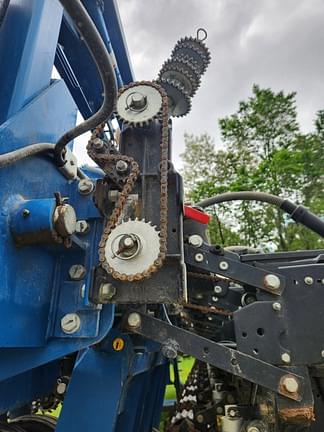 Image of Kinze 3700 equipment image 4