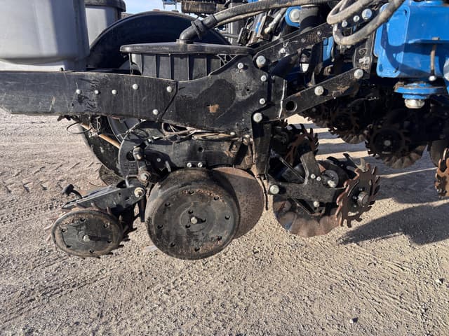 Image of Kinze 4900 equipment image 2