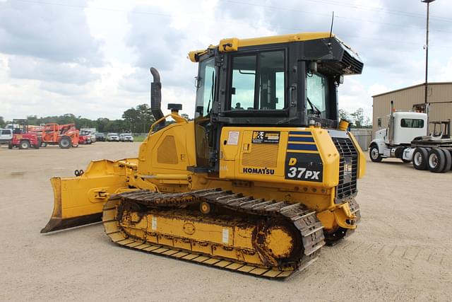 Image of Komatsu D37PX-24 equipment image 3