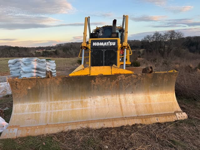 Image of Komatsu D65PX-18 equipment image 1