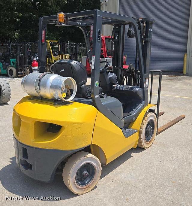 Image of Komatsu FG25T-16 equipment image 4
