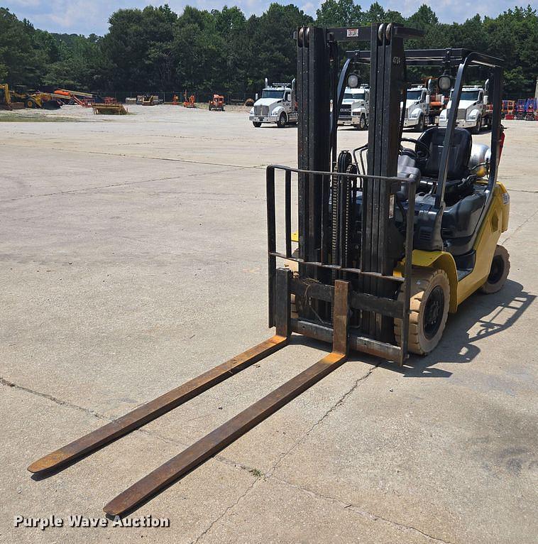 Image of Komatsu FG25T-16 Primary image