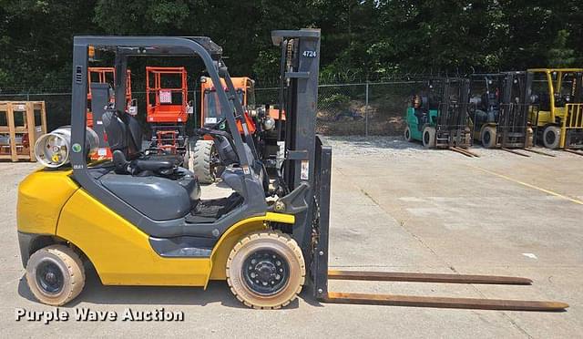 Image of Komatsu FG25T-16 equipment image 3