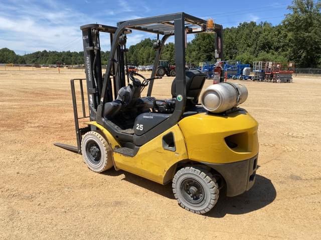 Image of Komatsu FG25T-16 equipment image 1